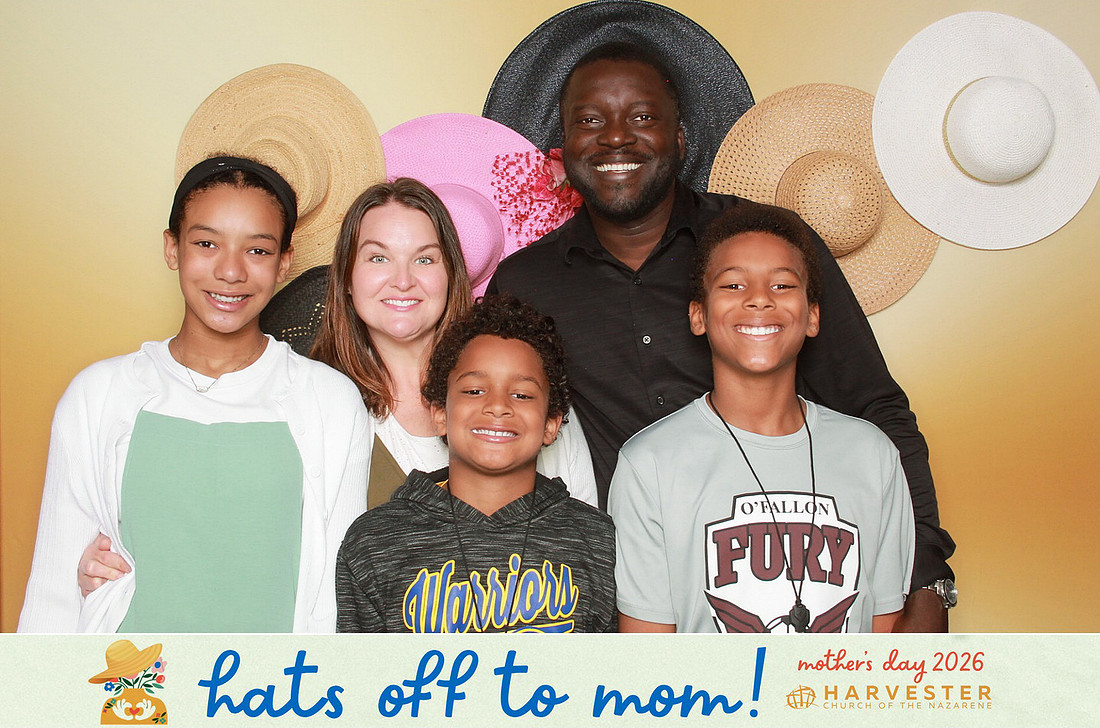 Family photo with a custom Hats off to Mom Mother’s Day print design